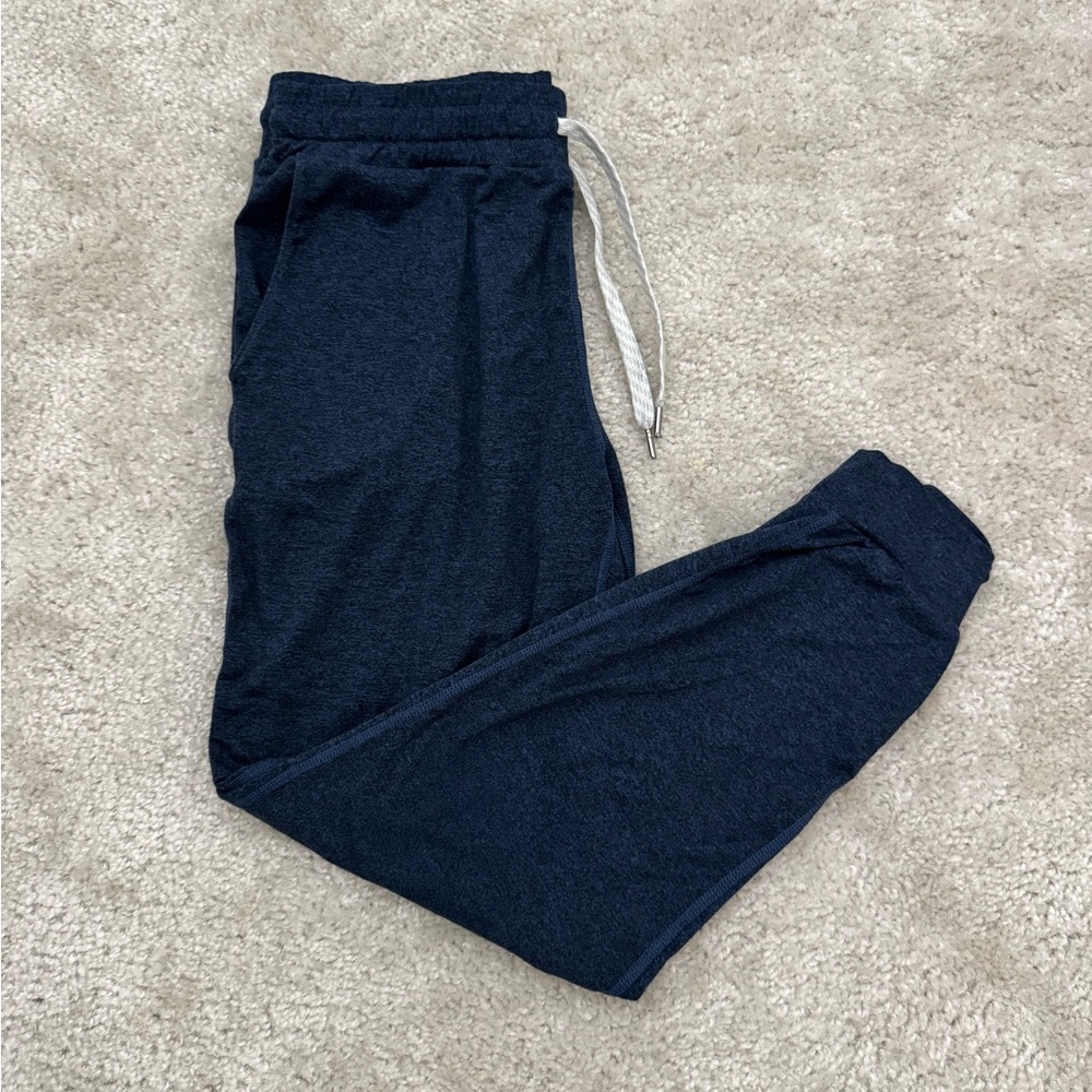 EUC Vuori performance joggers in a blue heather, xs